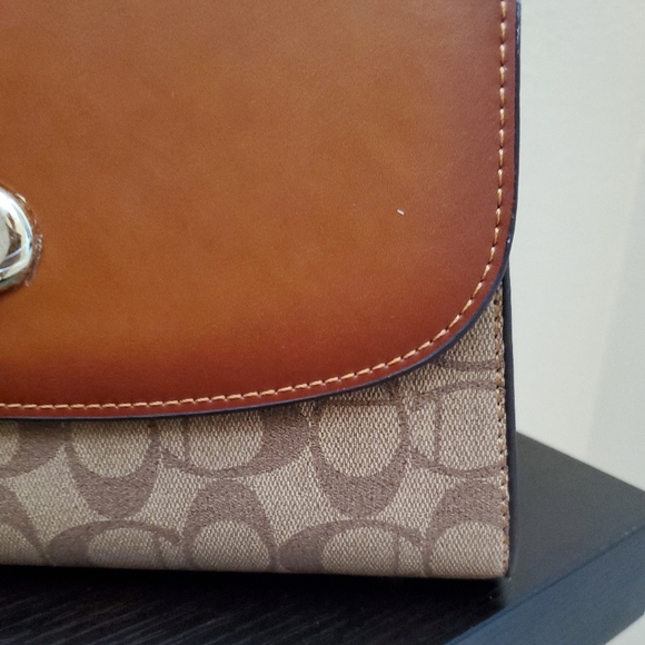 Luxury Women's Handbags - Picture 3 of 13